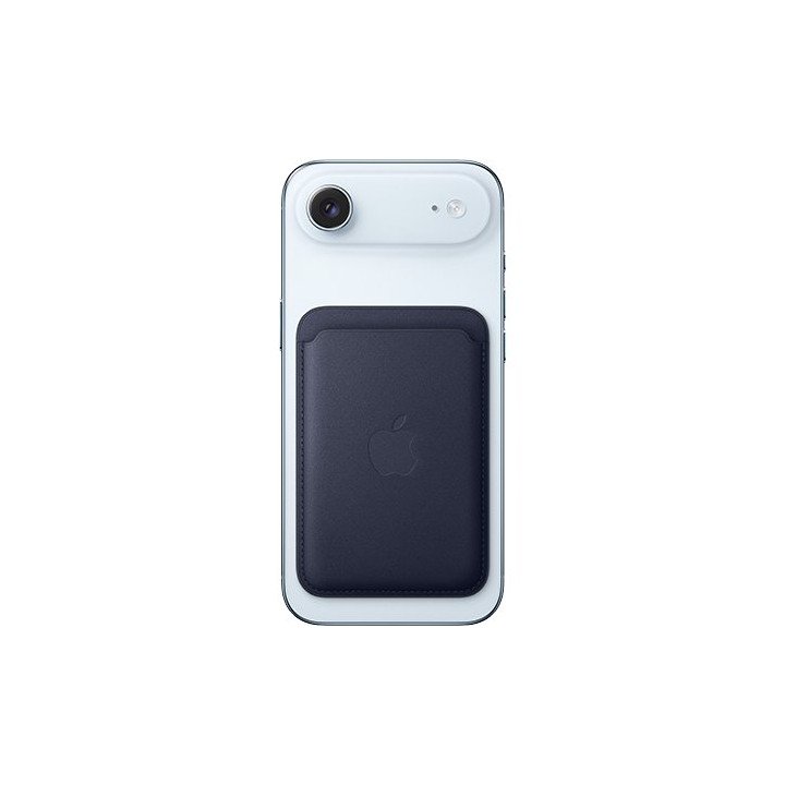 ארנק לאייפון בצבע כחול iPhone FineWoven Wallet עם MagSafe